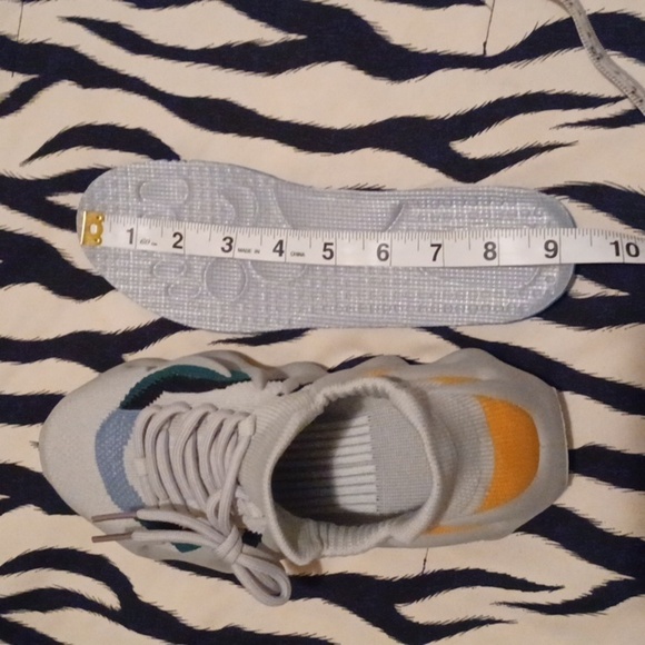 🐾New no tag,  very light  women's snickers - Picture 11 of 11